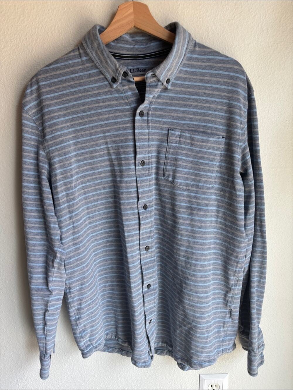 L.L. BEAN Men’s Long Sleeve Striped Heavy weight button shirt Large